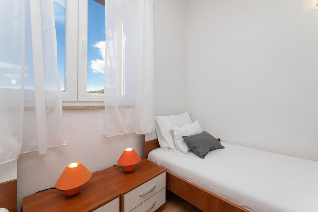 Bento Apartment - Best View On Town And Sea Pucisca Exterior foto