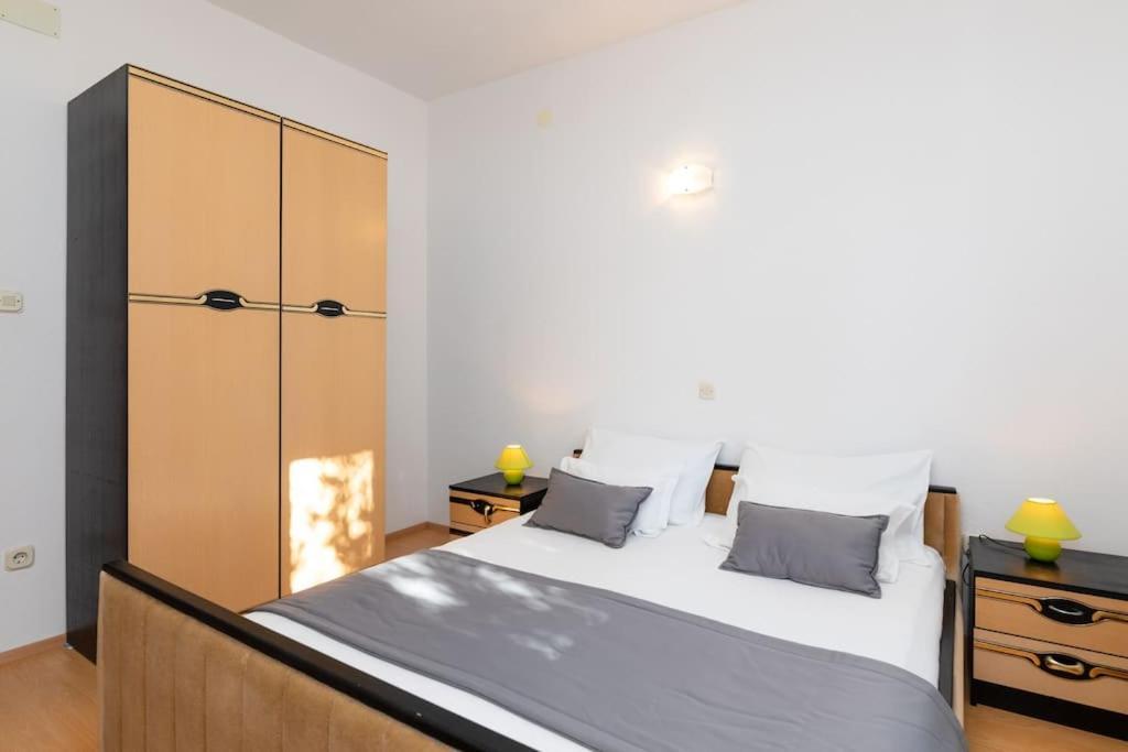 Bento Apartment - Best View On Town And Sea Pucisca Exterior foto